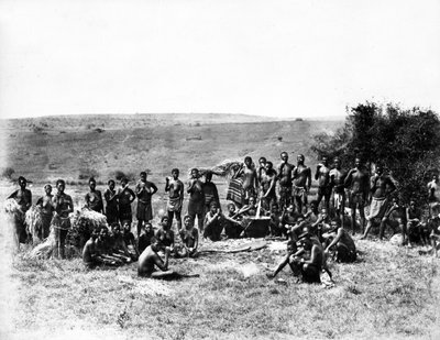 Gruppe von Zulus beim Scouff, ca. 1895 von South African Photographer